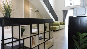 Duplex conforto, 1 quarto | Área de estar | TV de tela plana