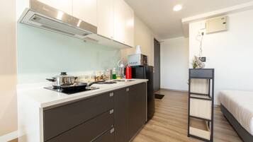 Dúplex Comfort, 1 dormitori | Cuina bàsica privada | Frigorífic, microones i placa de cuina