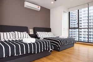 Comfort Apartment, 2 Queen Beds | Iron/ironing board, free WiFi - KL Gateway Bangsar By Sleepy Bear (Kuala Lumpur)
