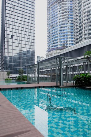 Exercise/lap pool