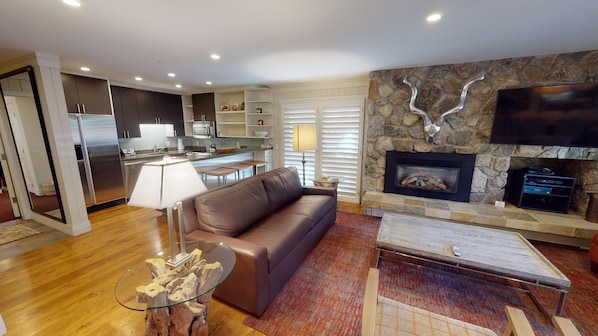 TV - Diamond Condo w/Extra Bunk Room - Bfast Included! (Vail)