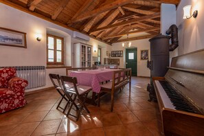 Villa, 3 Bedrooms, Smoking, Private Pool | In-room dining - Villa Oak (Benkovac)