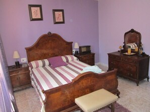 3 عدّة غرف نوم ومكواة/لوح كي وواي فاي مجانًا وملاءات أسرّة