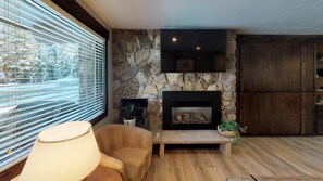 Interior - Manor Vail Platinum Condo with Breakfast & Hskping (Vail)