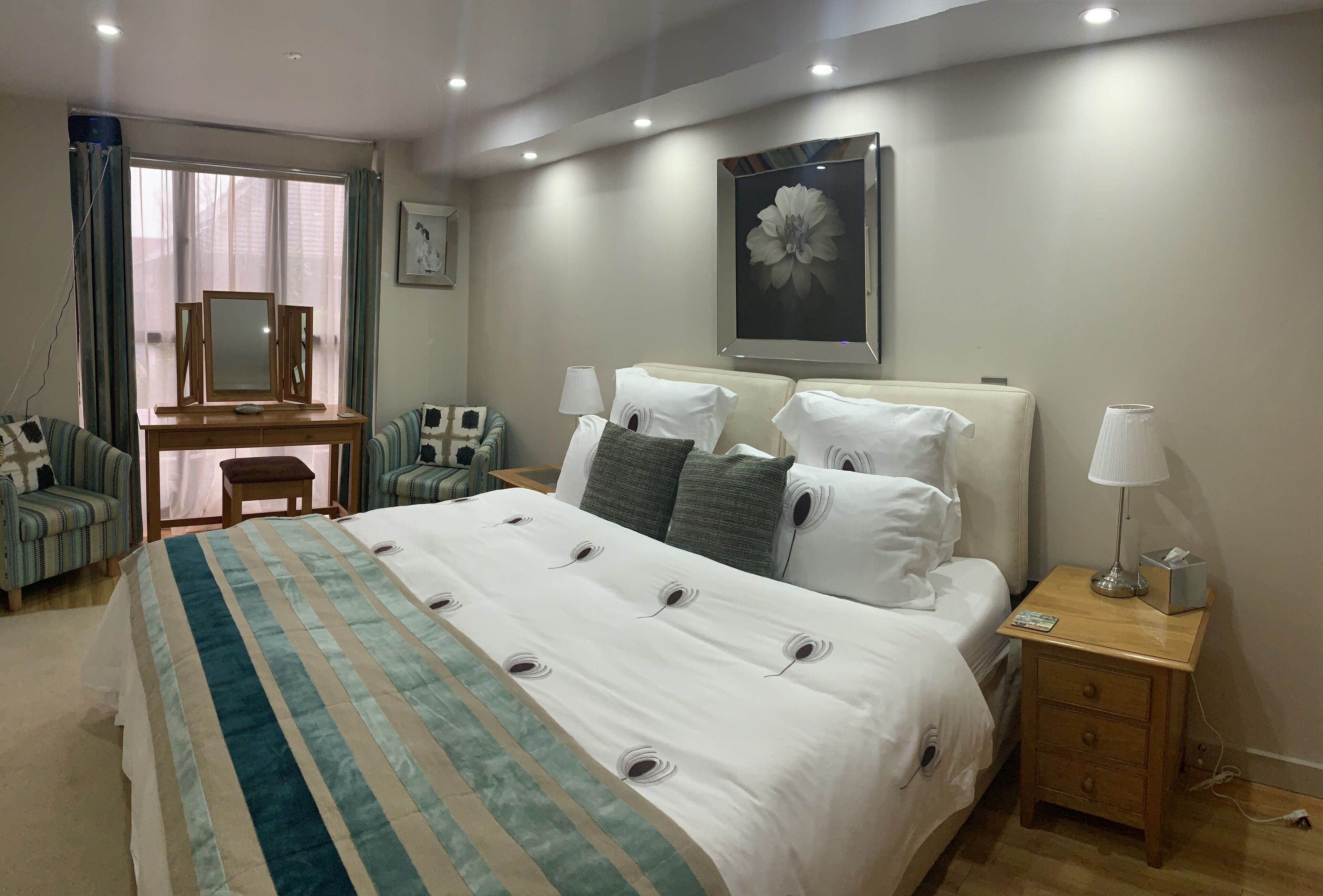 Deluxe Apartment | Blackout drapes, iron/ironing board, free WiFi, bed sheets