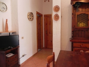 Leilighet, 2 soverom | Oppholdsområde | Flatskjerm-TV