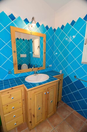 Appartement, 2 chambres | Salle de bain | Douche