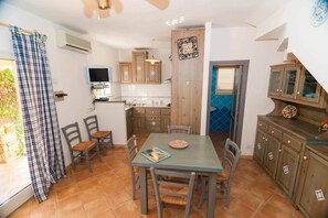 Appartement, 2 chambres | Coin séjour | Télévision à écran plat