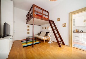 아파트 (Split Level) | 거실 공간 | 평면 TV