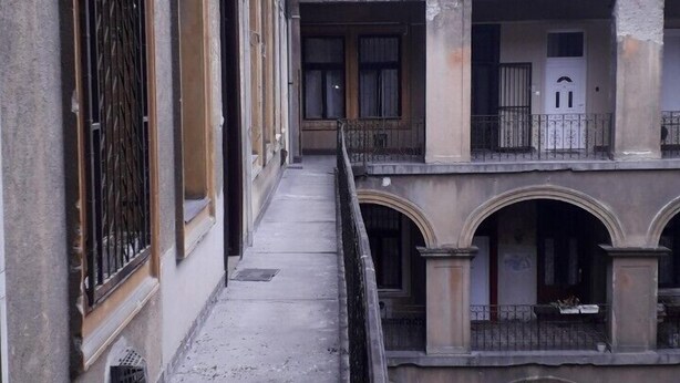 Unclassified image, 1 of 17, button - Wendy's House (Budapest)