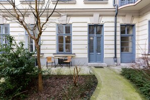 Front of property - Blue Bird Apartment (Budapest)