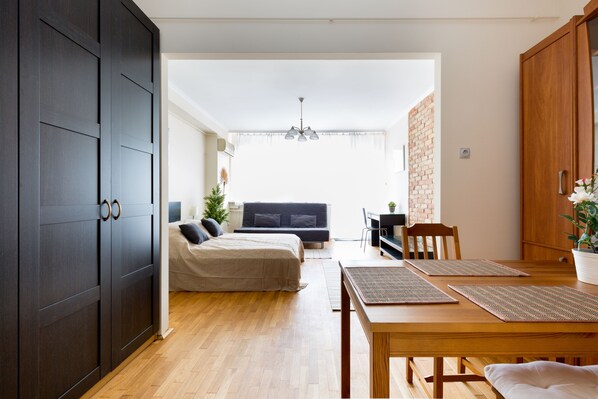 Studio | Free WiFi, bed sheets - East Station Studio B (Budapest)