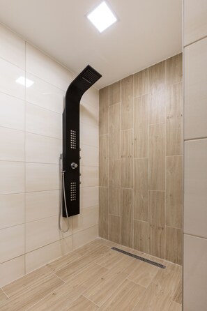 Bathroom shower - Apartment Fresh and Style (Budapest)