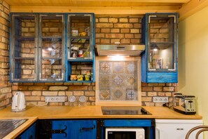 Apartment (Split Level) | Private kitchen | Full-sized fridge, microwave, stovetop, dishwasher - Artistic and Unique Apartment in the Centre (Budapest)