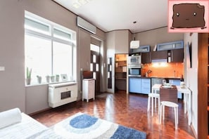 1 quarto, Wi-Fi de cortesia, roupa de cama