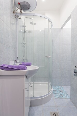 Apartment | Bathroom - Elisabeth Apartment (Budapest)