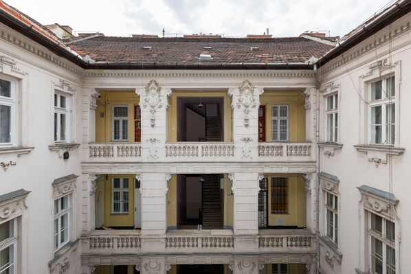 Front of property - Apartment Cafe (Budapest)