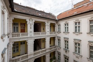 Apartment | Blick auf den Innenhof