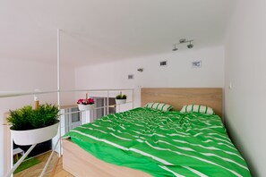 Apartment (Split Level) | 1 bedroom, free WiFi, bed sheets