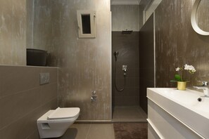 Luxury Apartment | Bathroom - Luxury and Style Grand Apartment (Budapest)