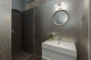 Luxury Apartment | Bathroom - Luxury and Style Grand Apartment (Budapest)
