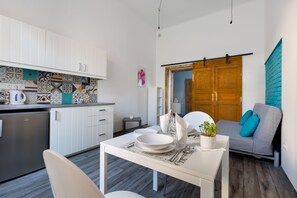 Apartment | In-room dining - Little Magic Apartment in the centre (Budapest)