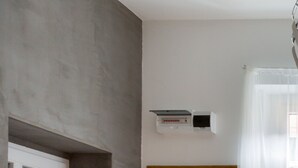 Property entrance - Spacious Magical Apartment in the centre (Budapest)