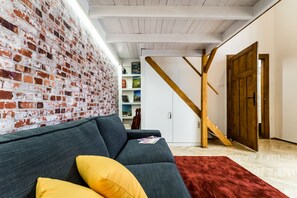 公寓 (Split Level) | 起居区 | 平板电视