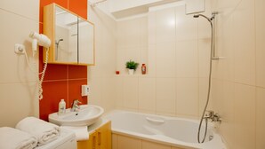 Bathroom - Apartment Diamond in Gozsdu Court (Budapest)