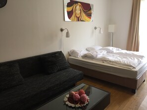 Apartment | Living area | Flat-screen TV