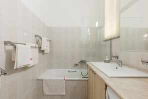 Apartment | Bathroom