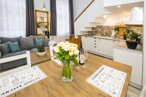 Apartment (Split Level) | Private kitchen | Full-size fridge, microwave, oven, stovetop - Wood and Light Apartment (Budapest)