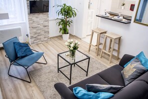 Apartment (Split Level) | Living area | TV - Romeo’s Central Residence (Budapest)