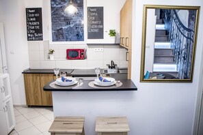 Apartment (Split Level) | Private kitchen | Full-sized fridge, microwave, stovetop, coffee/tea maker - Romeo’s Central Residence (Budapest)