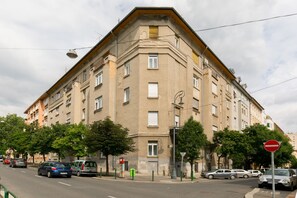 Unclassified image, 2 of 18, button - Tresure at Buda Castle (Budapest)