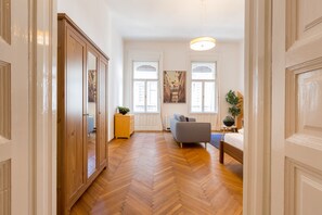 Apartamento | Zona de estar | Una televisión