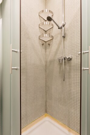 Apartamento | Ducha del cuarto de baño