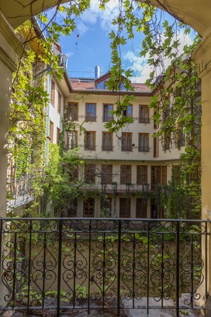 Front of property - Simple Comfort Apartment (Budapest)