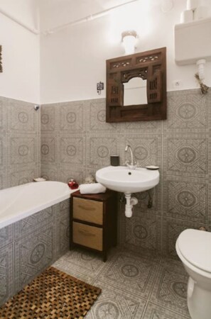 Bathroom - Beautiful Real Home (Budapest)