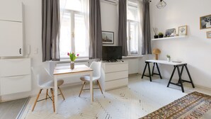 Apartment | Living area | Flat-screen TV - Bp Mignon Home (Budapest)