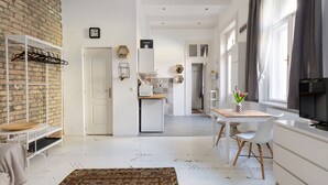 Apartment | Living area | Flat-screen TV - Bp Mignon Home (Budapest)