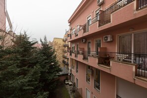 Apartment | Courtyard view - Apartments Blue at Synagogue (Budapest)