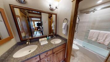 Ensemble douche/baignoire, sĂšche-cheveux