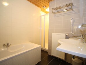 Apartment | Badezimmer | Dusche