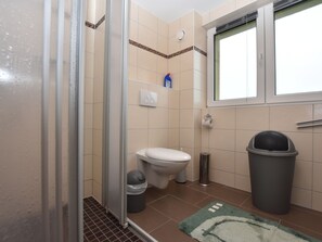 Ferienhaus | Badezimmer | Dusche, Haartrockner