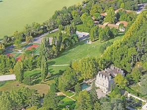 Exterior - Well-kept Apartment in the Lubéron Near a spa Resort (Greoux-les-Bains)