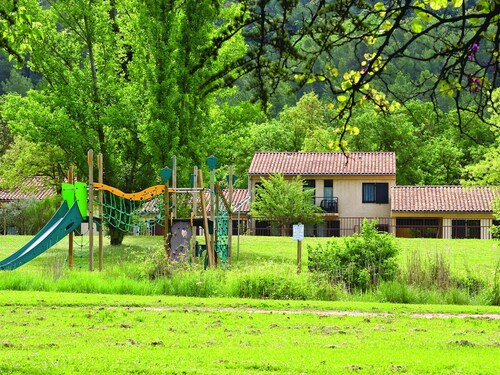 Well-kept Apartment in the Lubéron Near a spa Resort