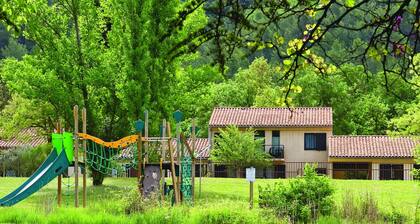 Well-kept Apartment in the Lubéron Near a spa Resort
