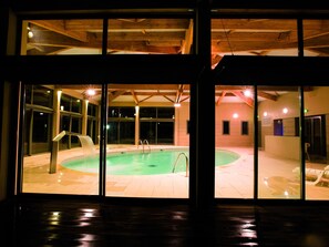 Outdoor pool - Well-kept Apartment in the Lubéron Near a spa Resort (Greoux-les-Bains)