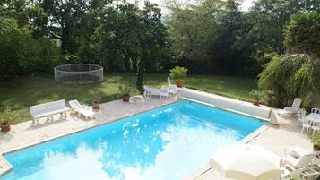 Kolam renang outdoor